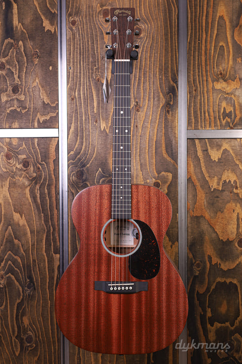 Martin 000-10E Road Series