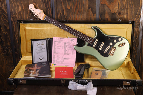 Fender Custom Shop Limited Edition 1965 Dual-Mag Stratocaster Journeyman Relic Aged Sage Green