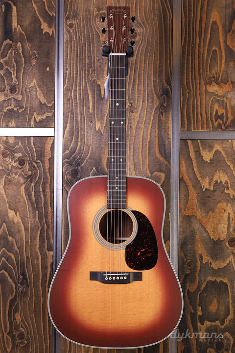 Martin D-28 Satin Amberburst