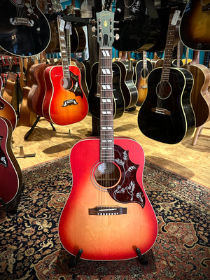 Gibson Hummingbird Special Satin Vintage Cherry Sunburst