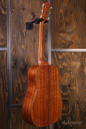 Taylor Custom-DN Koa PRE-OWNED!