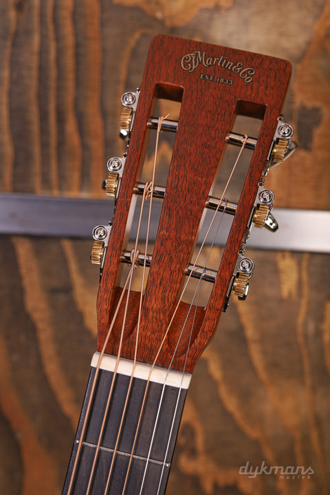 Martin Custom Shop 00-14 Flamed Mahogany